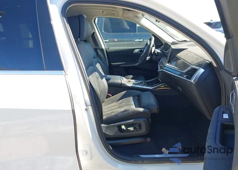 2026 BMW X7 xDrive40I z USA, uszkodzony, nr VIN 5UX23EM0XT9053505